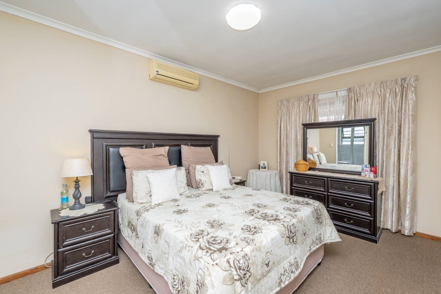 3 Bedroom Property for Sale in De Oude Spruit Western Cape